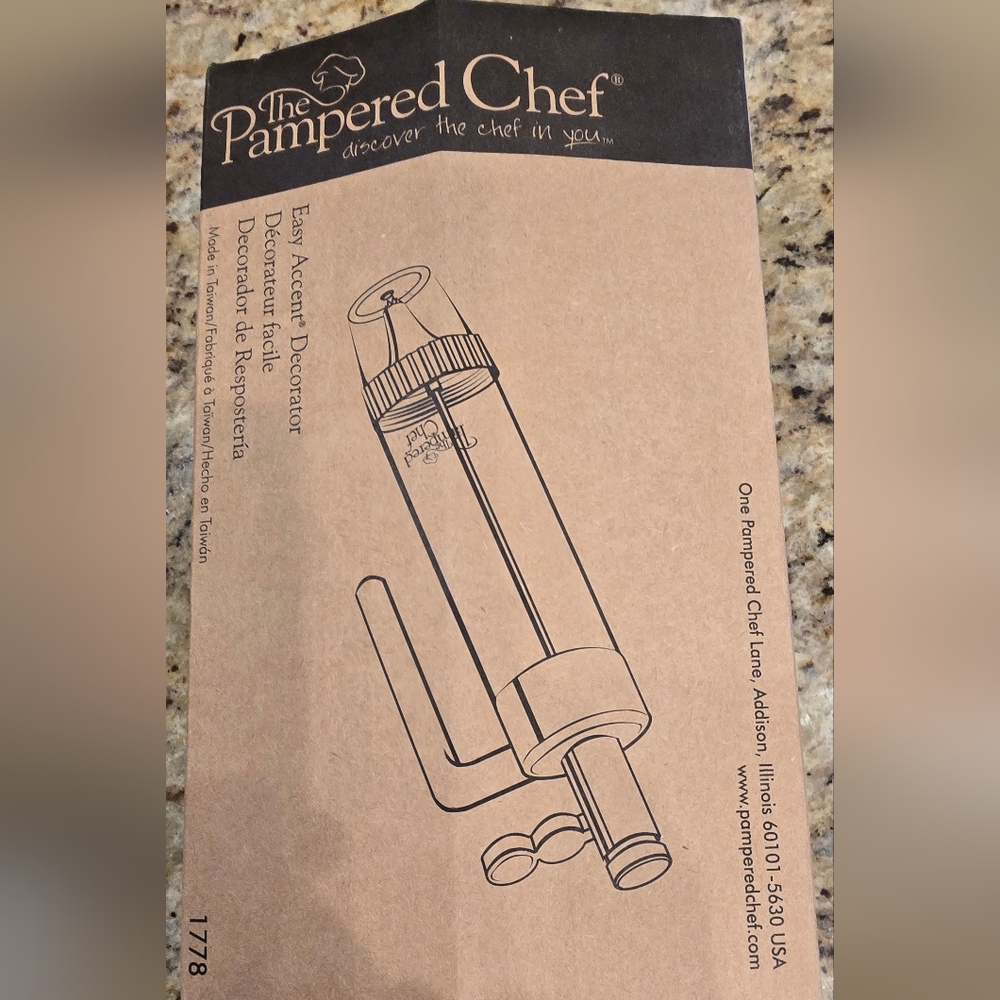 Pampered Chef Easy Accent Decorator